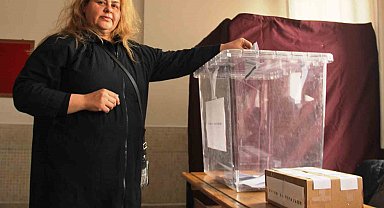 Konya'da çifte vatandaşlar Bulgaristan seçimleri için sandık başına gitti