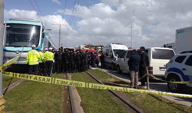 Konya'da çocuğuyla tramvayın altında kalan anne hayatını kaybetti