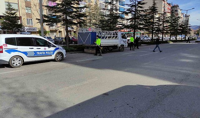 Konya'da kamyonet yayalara çarptı: 2 yaralı