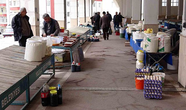 Köylü pazarı ramazanda boş kaldı