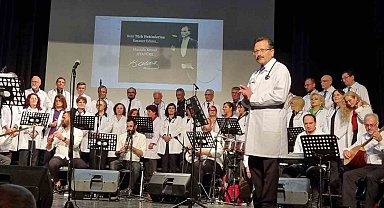 Kurtuluş Türk Halk Müziği Korosu'nun 'doktor-hekim-tabip' türküleri konseri yoğun ilgi gördü