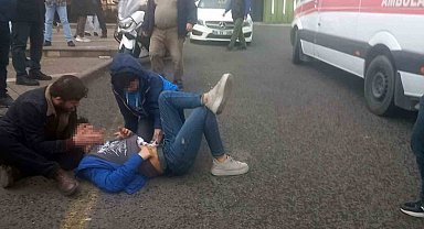 Liseli gençler arasında bıçaklı kavga: 1 yaralı
