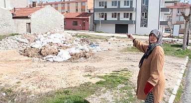 Mahalle halkı boş arazilere moloz dökümünden şikâyetçi