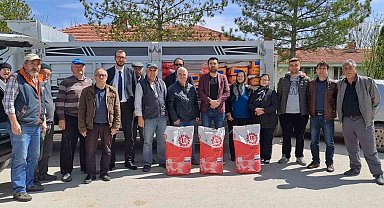 Mahmudiye çiftçisine ayçiçeği tohumu desteği