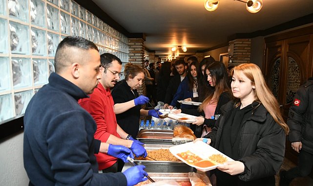 Mamak Belediyesi millet kıraathanelerinin kapılarını iftar için açtı