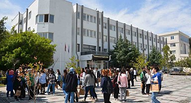 Mersin Büyükşehir Belediyesi öğrencileri üniversiteye hazırlıyor