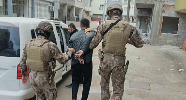 Mersin'de 77 adrese şafak vakti kökünü kurutma operasyonu