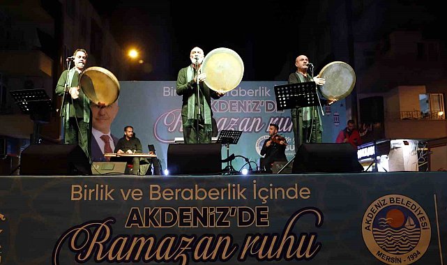 Mersin'de Grup Tillo, ilahiler seslendirdi