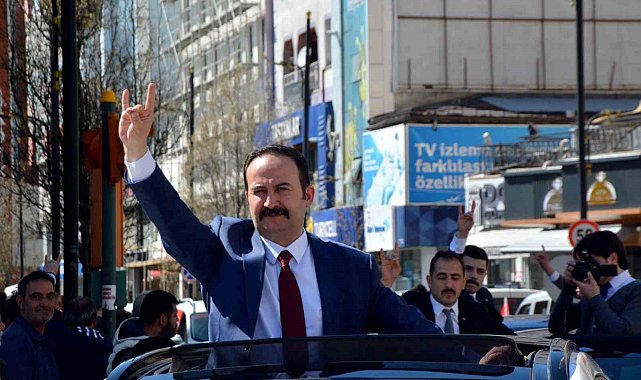 MHP Sivas Milletvekili adayı İpek: " Halkımızın, esnafımızın, çiftçimizin, sanayicimizin yanındayız"