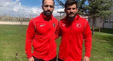 Milli güreşçiler Soner Demirtaş ve Servet Coşkun, Avrupa'da mindere çıkmaya hazır