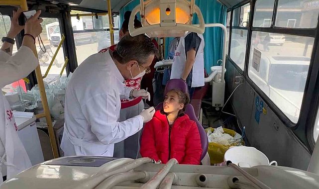 Mobil diş kliniği 2 bin 150 depremzedeye ulaştı