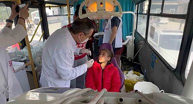 Mobil diş kliniği 2 bin 150 depremzedeye ulaştı