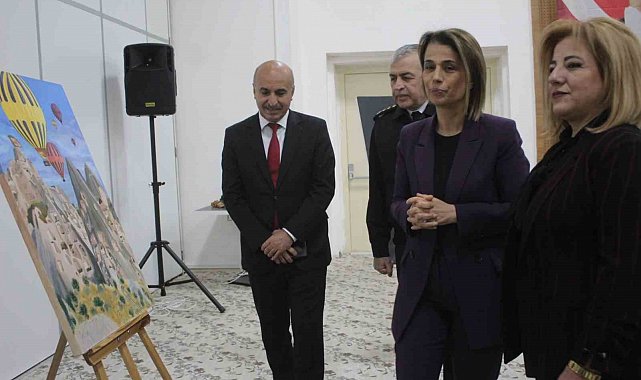 Nevşehir'de 'Bir el de sen uzat' konulu resim sergisi açıldı