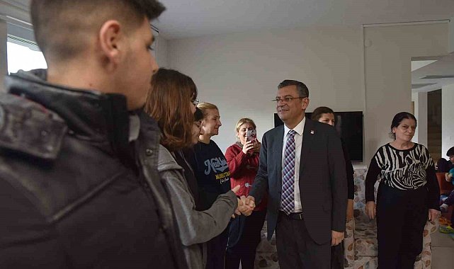 Özgür Özel, Tepebaşı'nın konuğu depremzedelerle buluştu