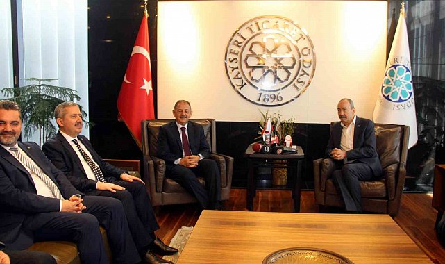 Özhaseki: "Kayseri listesi olarak milletin önüne başım dik çıkıyoruz"