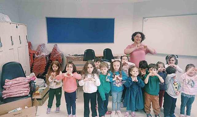 "Kardeşimle 23 Nisan" projesi ile depremzede çocuklara destek oldular