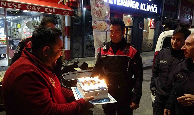 "Silahlı Kavga var" diye çağrılan polislere pasta sürprizi