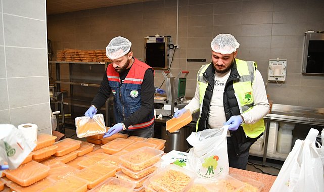 Ramazan'da 550 aileye iftarlıklar Mamak Belediyesi Aşevi'nden