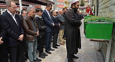 Şarampole uçan işçi servisinde hayatını kaybeden 2 kişi son yolculuğuna uğurlandı