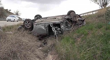 Şerit ihlali yaptı, otomobile çarpıp metrelerce takla attı: 4 yaralı
