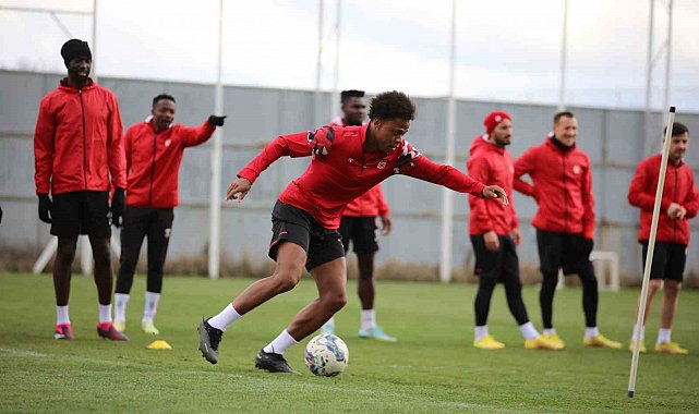 Sivasspor galibiyet için hazırlanıyor