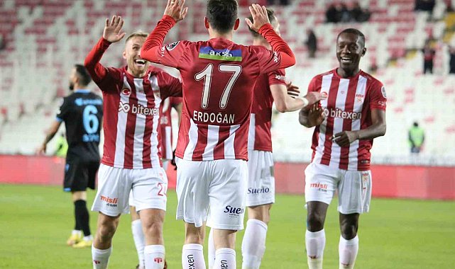 Sivassporlu Erdoğan Yeşilyurt gol sayısını 6'ya yükseltti