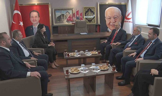 Siyasi partilerden Yeniden Refah Partisi'ne bayram ziyareti