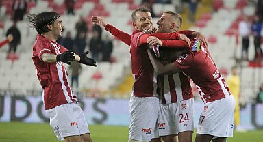 Spor Toto Süper Lig: DG Sivasspor: 4 - Trabzonspor: 1