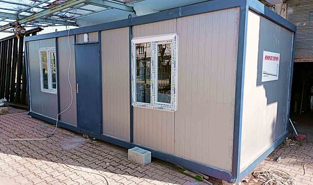 Tabloların geliriyle depremzede aileye konteyner ev alındı