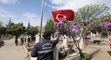 Talas mezarlıklarına bayram temizliği