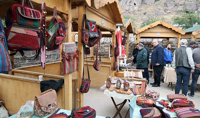 Talas'ın 'antika sokağı'nda antika pazarı