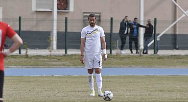 Talasgücü'nde Ahmet Şahbaz gollerini frikikten atıyor