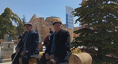 Tarihi meydan Ramazan ayında Kırşehirlilerin toplanma alanı oldu