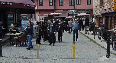 Tarihi Odunpazarı Evleri'nde bayram kalabalığı