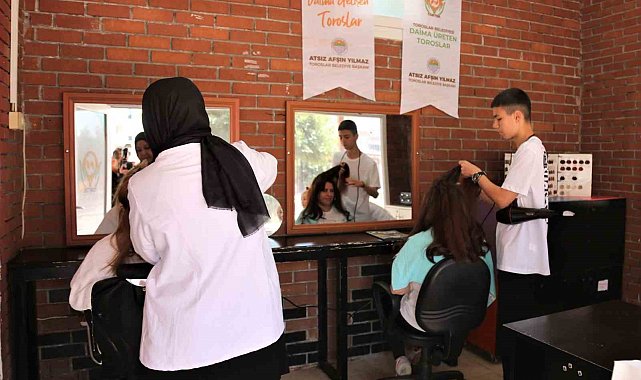 Toroslar Belediyesinin kursları, meslek edindiriyor