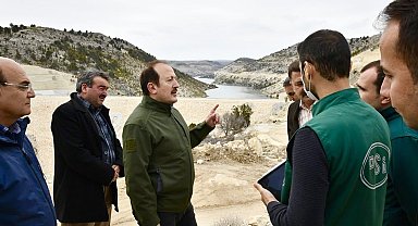 Vali Pehlivan, Aksıfat Baraj İkmali inşaatında incelemelerde bulundu