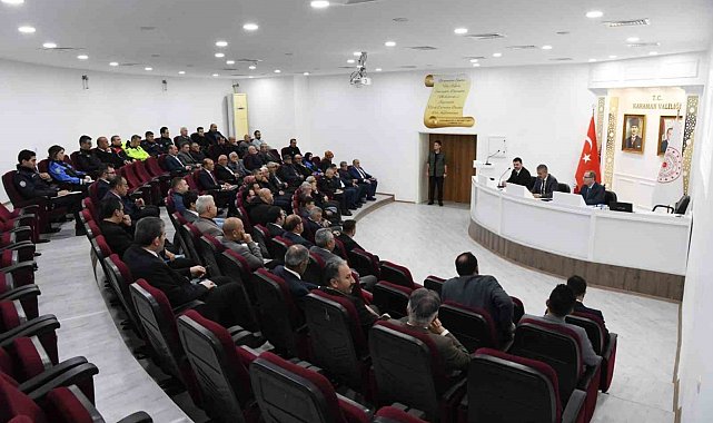 Vali Tuncay Akkoyun, mahalle muhtarlarıyla bir araya geldi