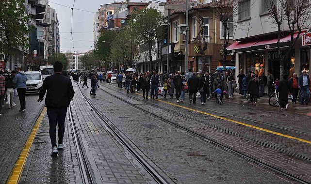 Vatandaşlar yağmura hazırlıksız yakalandı