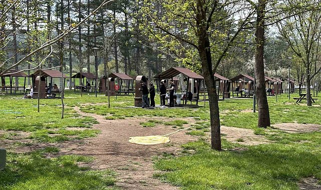Yağmur beklentisi vatandaşların piknik planlarını iptal ettirdi