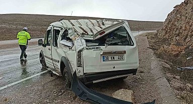 Yağmurla kayganlaşan yol kazaya neden oldu, 5 yaralı
