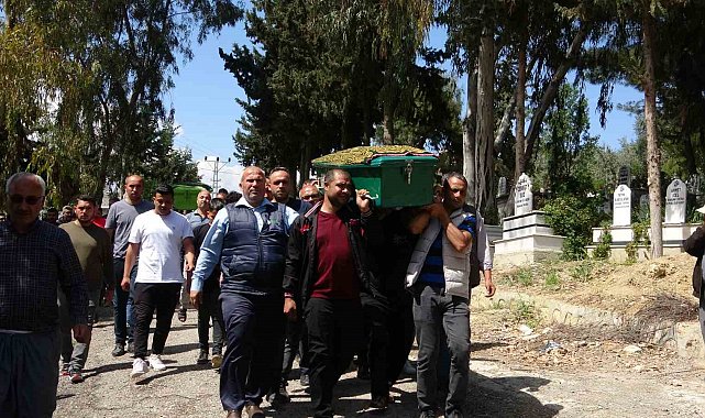 Yangında hayatını kaybeden minik Egemen ve Nevzat 23 Nisan'da toprağa verildi