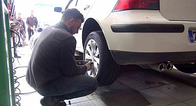 Yaz lastiği uygulaması başladı, uzmanı uyardı: "Yakıt tüketimini artırıyor"