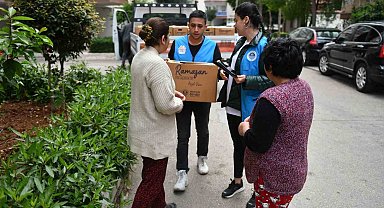 Yenişehir Belediyesi yardım kolisi dağıtımını sürdürüyor