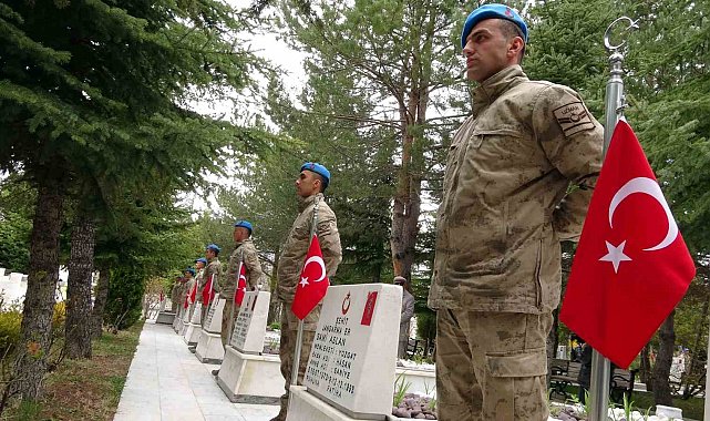Yozgat'ta Ramazan Bayramı arifesinde şehitlik ziyaret edildi