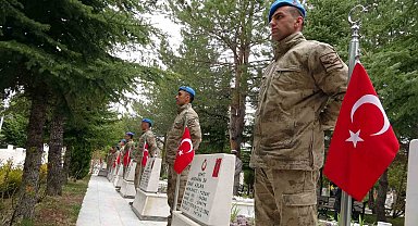 Yozgat'ta Ramazan Bayramı arifesinde şehitlik ziyaret edildi