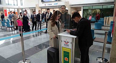 Yozgat'ta YHT'nin ilk ücretsiz yolcuları Ankara ve Sivas'a hareket etti
