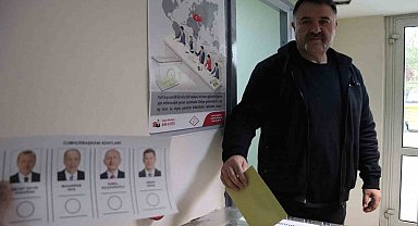 Yurtdışında kalan vatandaşlar oylarını kullanıyor