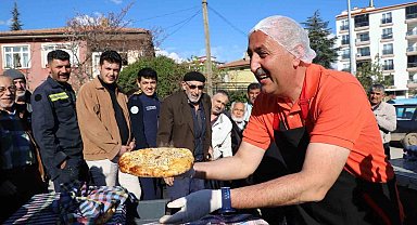 Yüzlerce vatandaşa Ramazan pidesi ücretsiz dağıtıldı