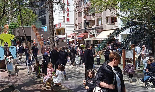 1 Mayıs tatilini fırsat bilen vatandaşlar güzel havanın keyfini çıkardı
