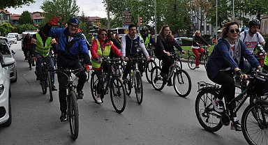 19 Mayıs Gençlik ve Spor Bayramı'nı pedal çevirerek kutladılar